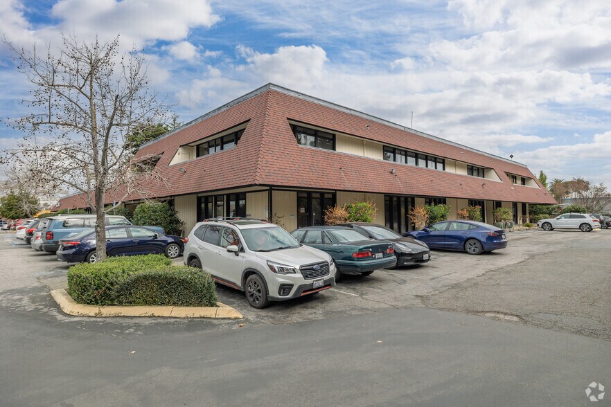 Primary Photo Of 2483 Old Middlefield Way, Mountain View Office Residential For Lease