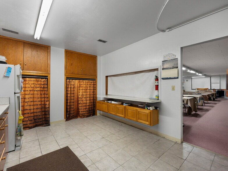 More Photos Of 39590 Pioneer blvd, Sandy Religious Facility For Sale