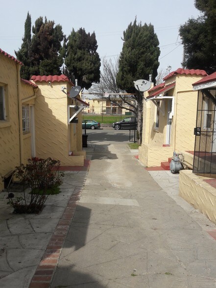 More Photos Of 1634-1638 23rd Ave, Oakland Apartments For Sale