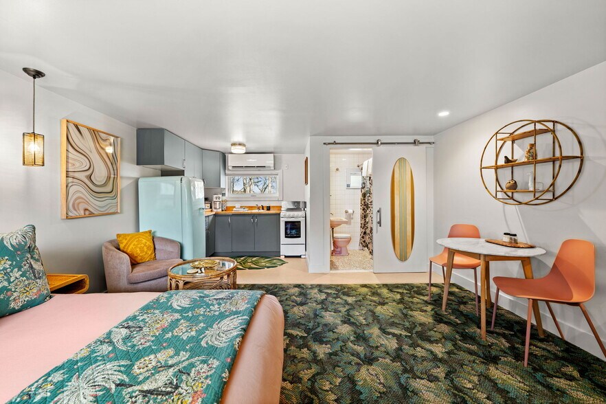 More Photos Of 741 Ocean Blvd, Rye Hotel For Sale