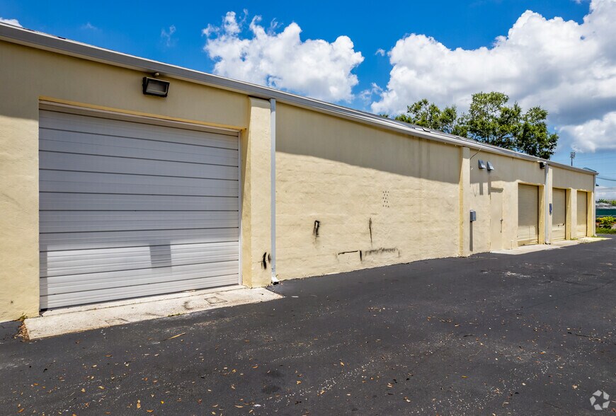 More Photos Of 1717-1721 9th St W, Bradenton Freestanding For Lease
