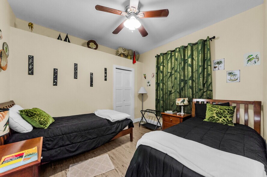 More Photos Of 11748 La Madera Blvd, Port Richey Office For Sale