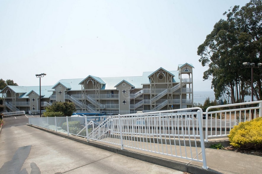 More Photos Of 1005 S Main St, Fort Bragg Hotel For Sale