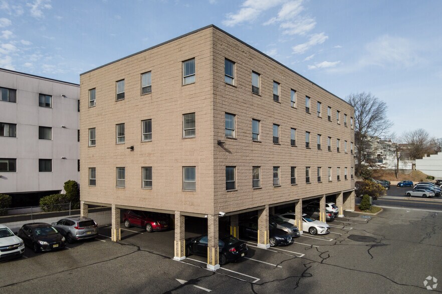 More Photos Of 196 Paterson Ave, East Rutherford Unknown For Lease