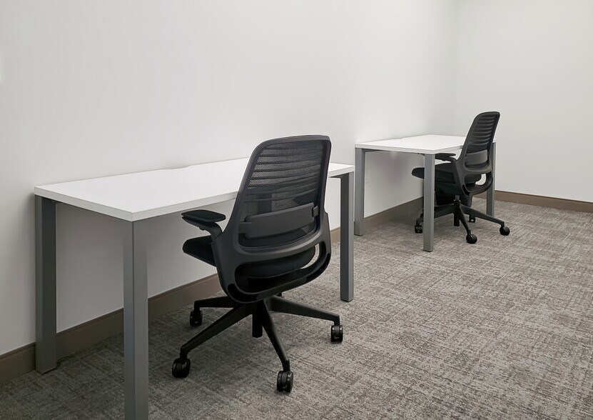 More Photos Of 4037 E Independence Blvd, Charlotte Coworking Space