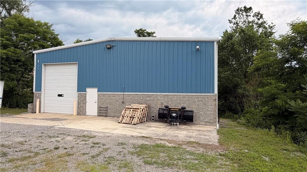 More Photos Of 3136 Brodhead Rd, Aliquippa Storefront Retail Residential For Lease