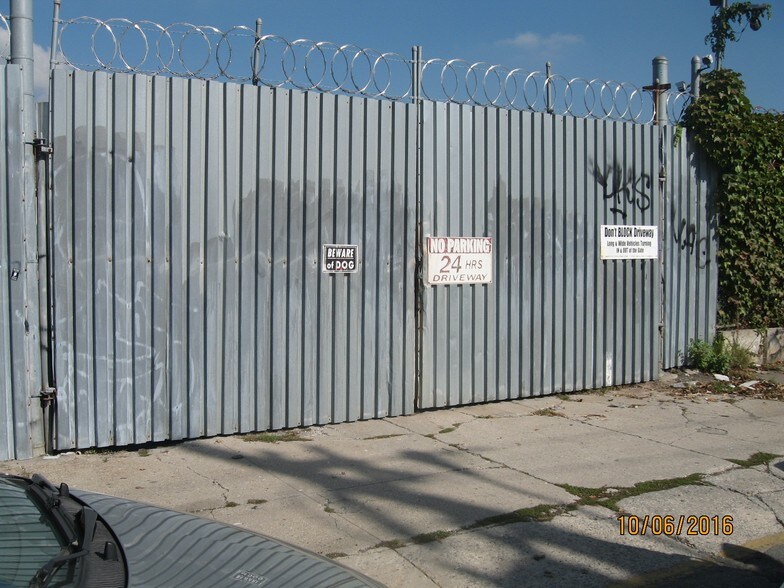 More Photos Of 77 Lombardy St, Brooklyn Land For Lease