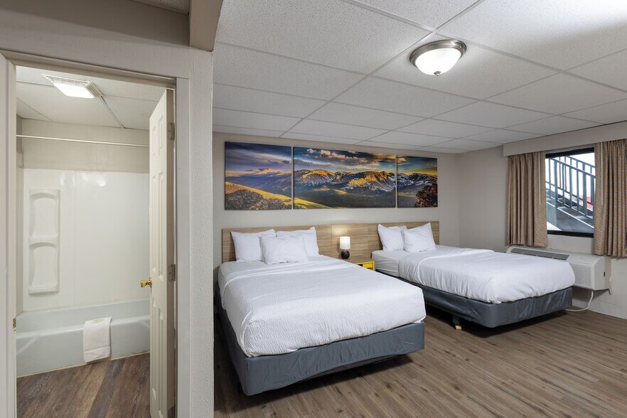 More Photos Of 109 16th St, Wheatland Hotel For Sale