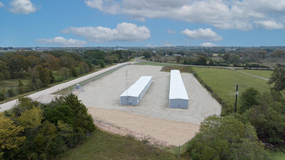 More Photos Of 3707 Matt Wright Rd, Navasota Self Storage For Sale