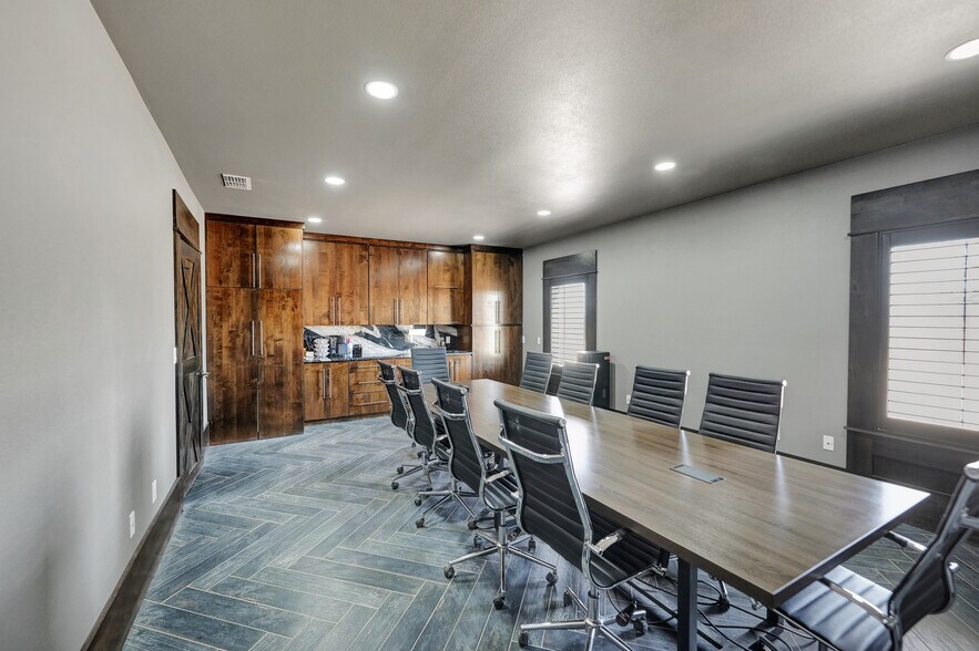 More Photos Of 9013 W County Road 160, Midland Showroom For Sale