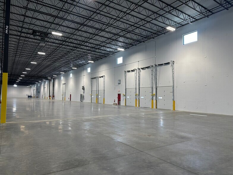 More Photos Of 6777 Crosby Ct, Dublin Distribution For Lease