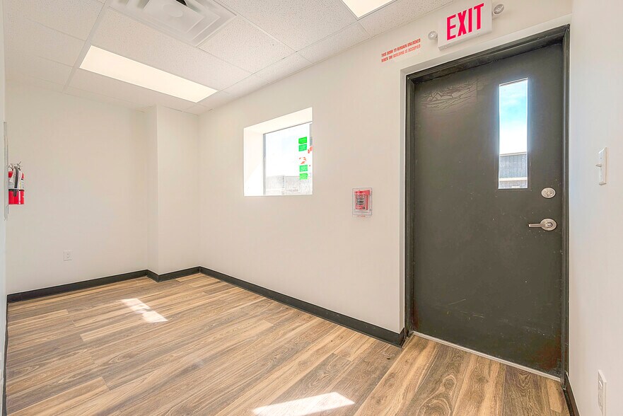 More Photos Of 22820 Hufsmith Kohrville Rd, Tomball Industrial For Sale