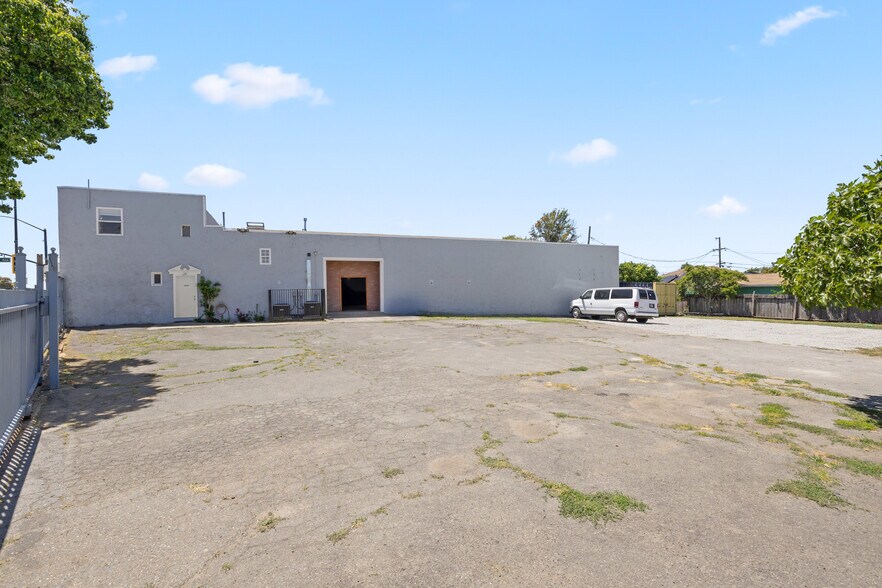 More Photos Of 13041 San Pablo Ave, San Pablo Freestanding For Lease