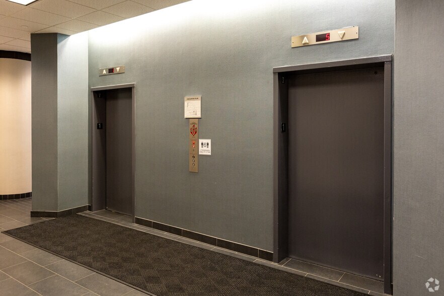 More Photos Of 4749 Lincoln Mall Dr, Matteson Office For Lease