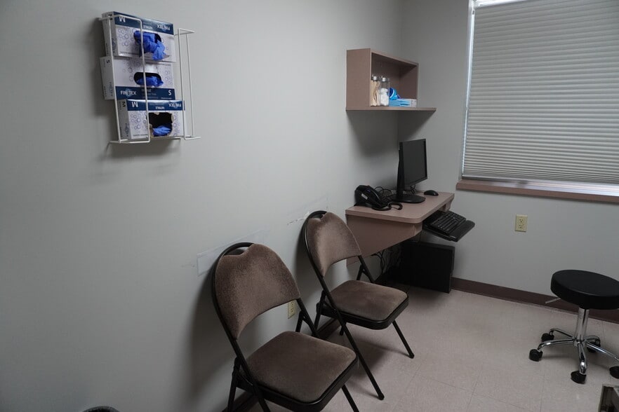 More Photos Of 3809 S 42nd St, Minneapolis Medical For Sale