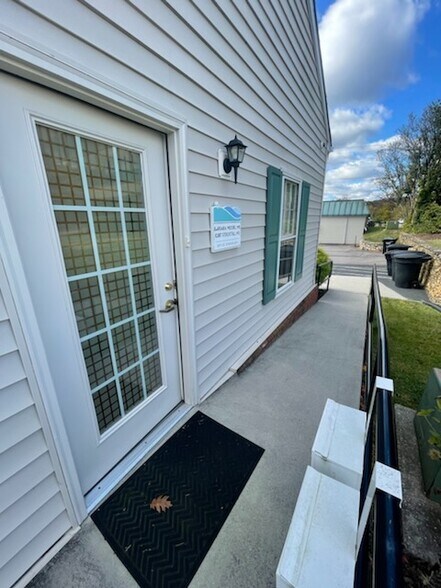 More Photos Of 5100 Bernard Dr, Roanoke Medical For Sale