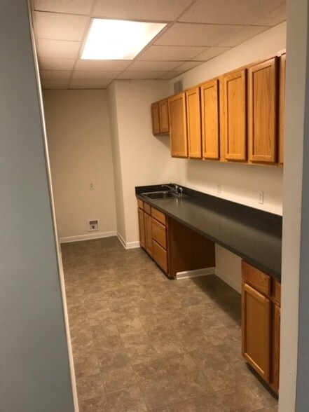 More Photos Of 225 E Pall Mall St, Winchester Flex For Sale