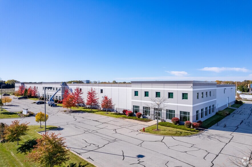 More Photos Of 9875 S Stern St, Oak Creek Warehouse For Lease