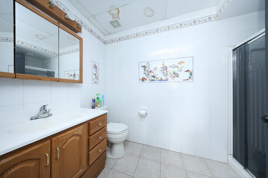 More Photos Of 8510 Bay 16th St, Brooklyn Office For Sale