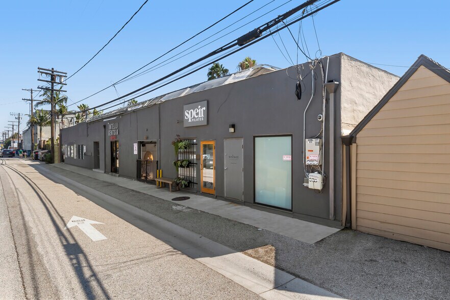More Photos Of 1327-1337 Abbot Kinney Blvd, Venice Freestanding For Sale