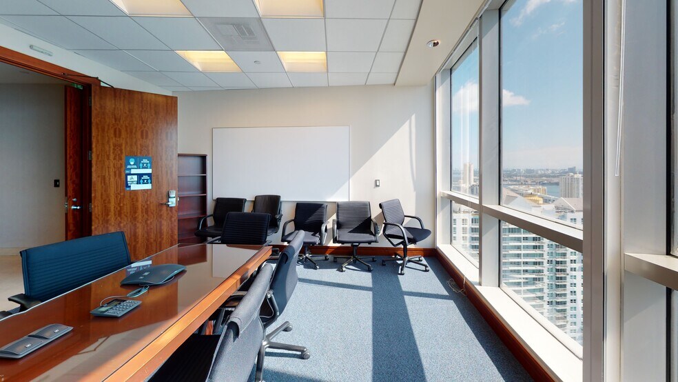 More Photos Of 1111 Brickell Ave, Miami Office For Lease