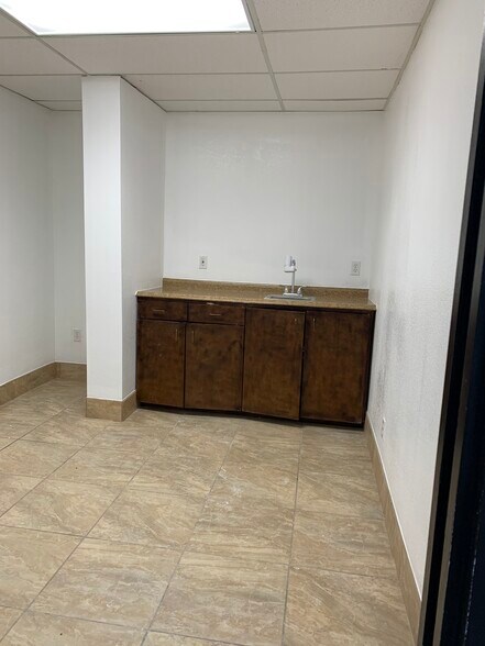 More Photos Of 2313 W Arkansas Ln, Pantego Medical For Lease
