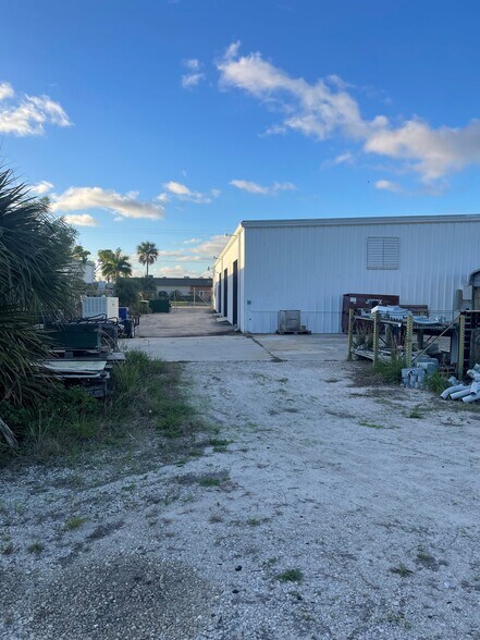 More Photos Of 3973 Arnold Ave, Naples Warehouse For Sale