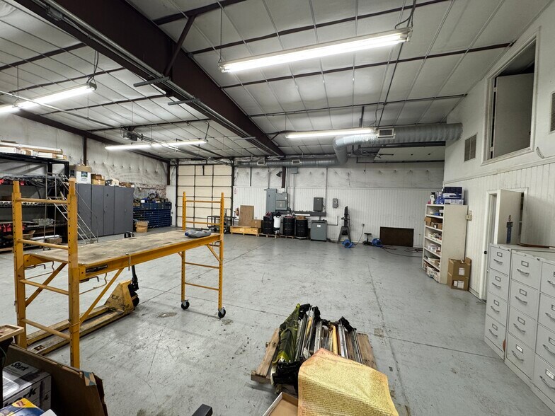 More Photos Of 1600 S Interstate Highway 45, Hutchins Distribution For Sale