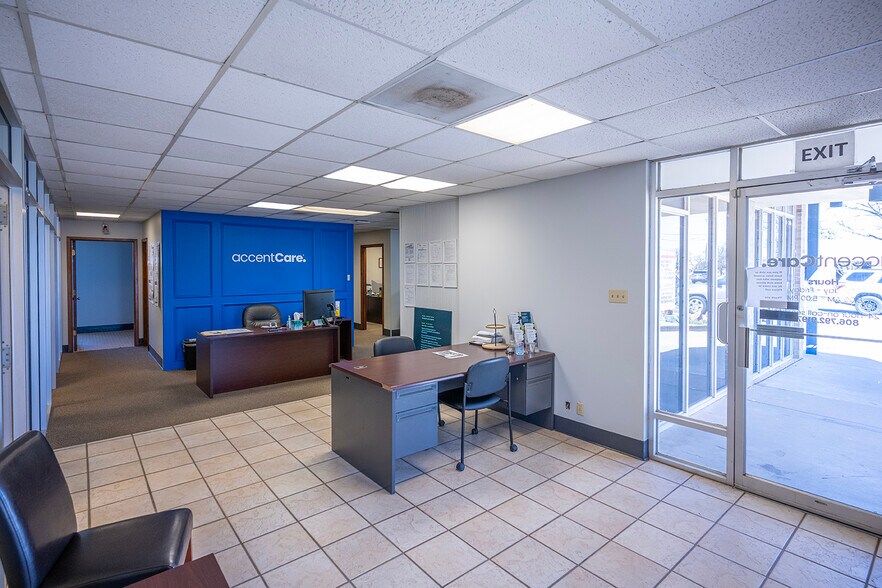 More Photos Of 3002 50th St, Lubbock Office For Sale