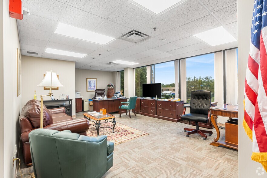 More Photos Of 609 W Johnson Ave, Cheshire Medical For Lease