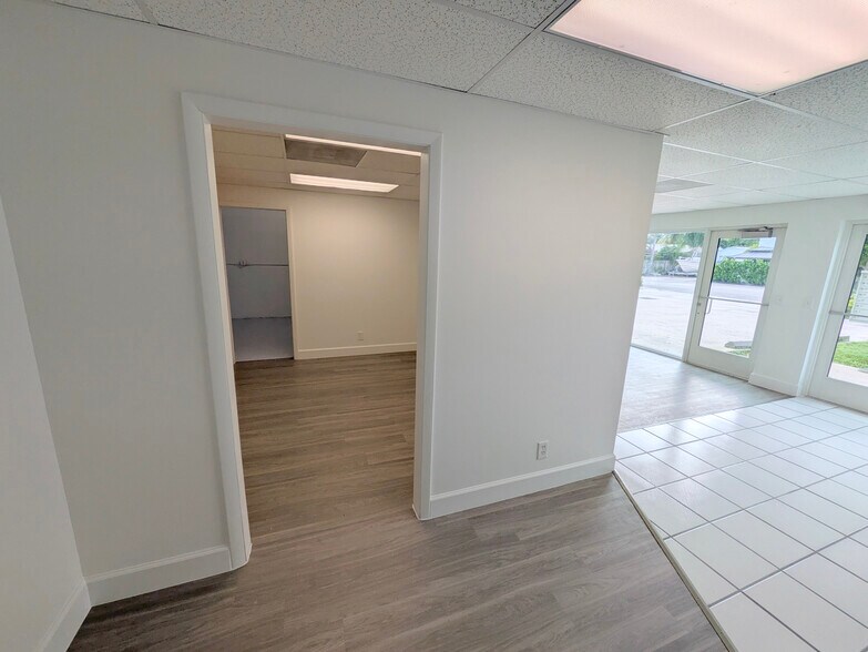 More Photos Of 6600 Georgia Ave, West Palm Beach Light Distribution For Lease