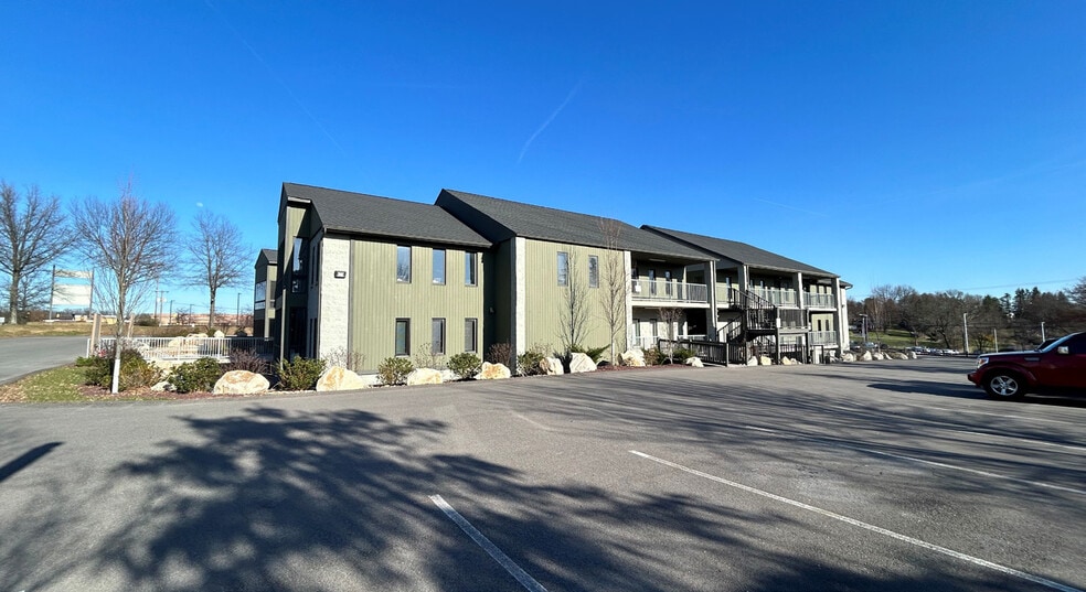More Photos Of 101 N Meadows Dr, Wexford Unknown For Lease