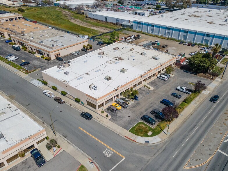 More Photos Of 123-129 E Alma Ave, San Jose Warehouse For Sale