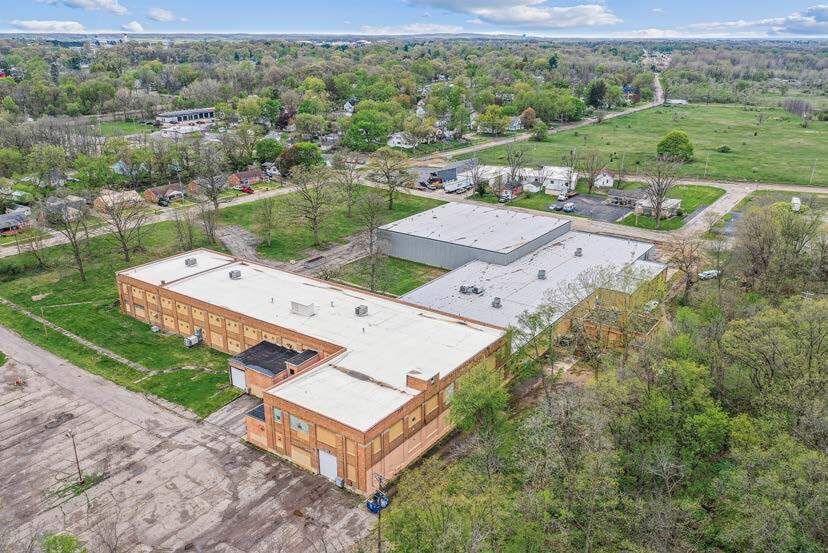 More Photos Of 126 Avenue C, Springfield Manufacturing For Sale