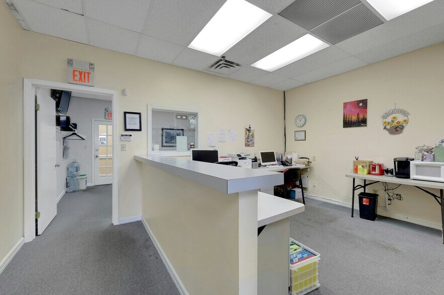 More Photos Of 1033 Clifton Ave, Clifton Medical For Sale