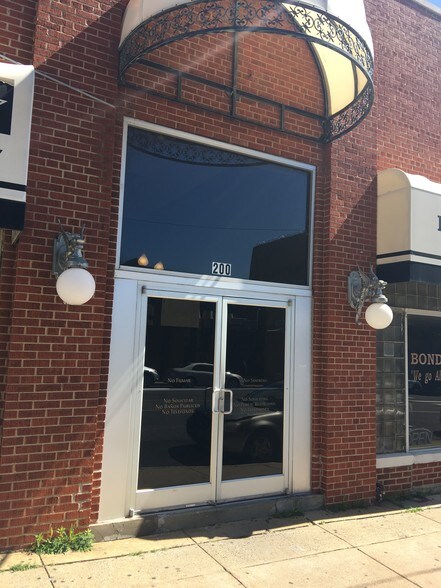 More Photos Of 194-200 Poplar Ave, Memphis Office For Lease