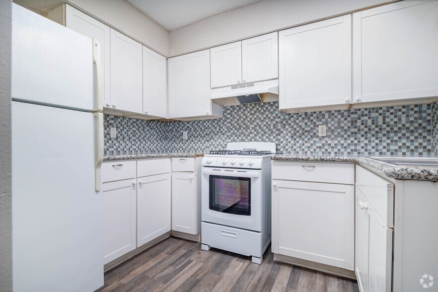 More Photos Of 3102 Hillcrest Dr, San Antonio Multifamily For Sale