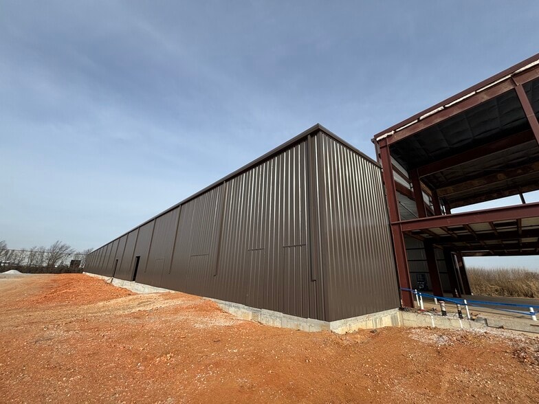 More Photos Of 322 N Goad Springs St, Lowell Light Distribution For Lease