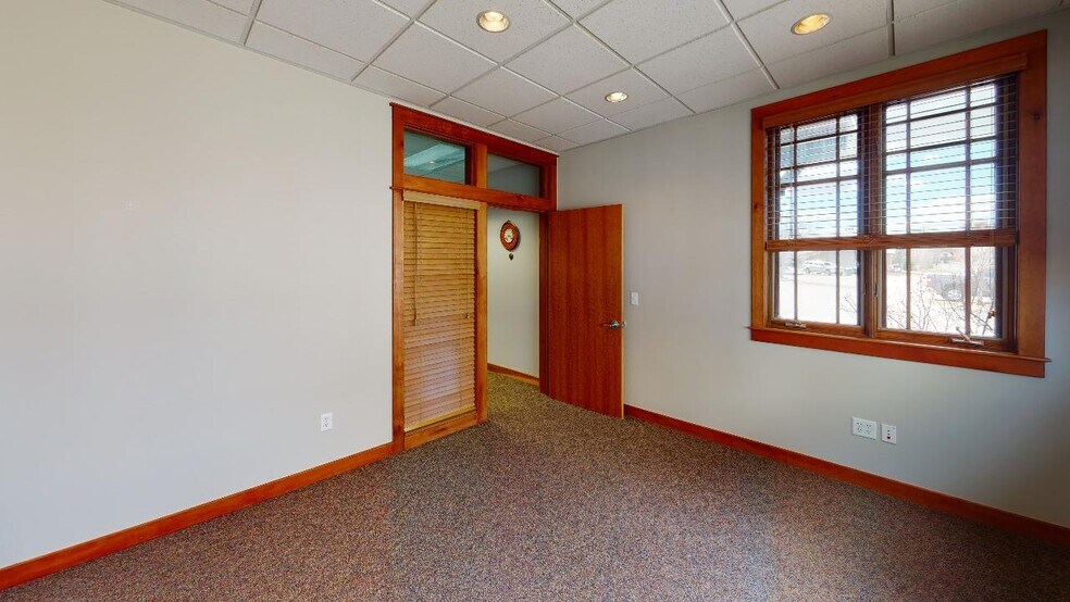 More Photos Of 1946 Stadium Dr, Bozeman Office For Lease
