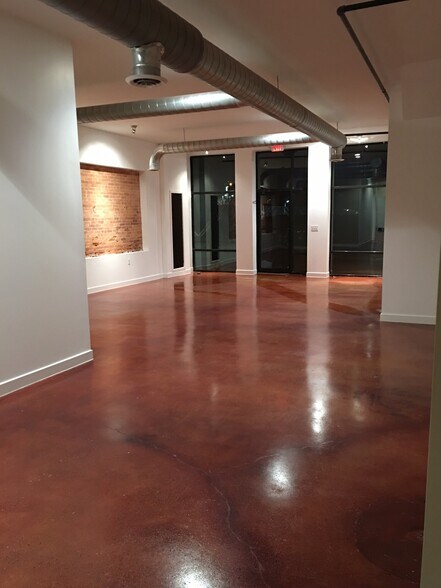 More Photos Of 2008 Central Ave, Cincinnati Loft Creative Space For Lease