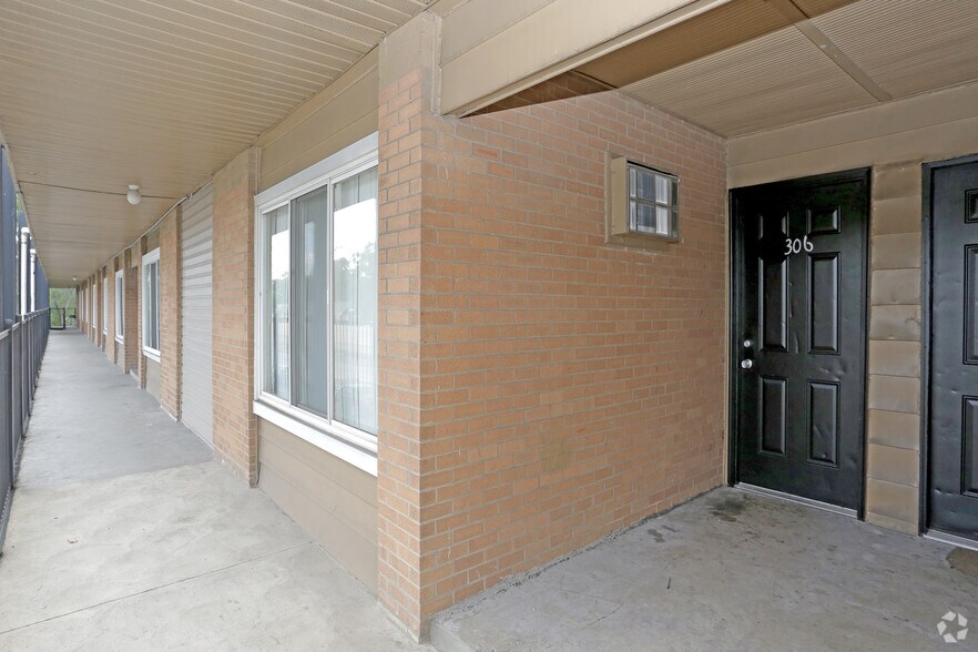 More Photos Of 20539-20541 Southfield Fwy, Detroit Apartments For Sale