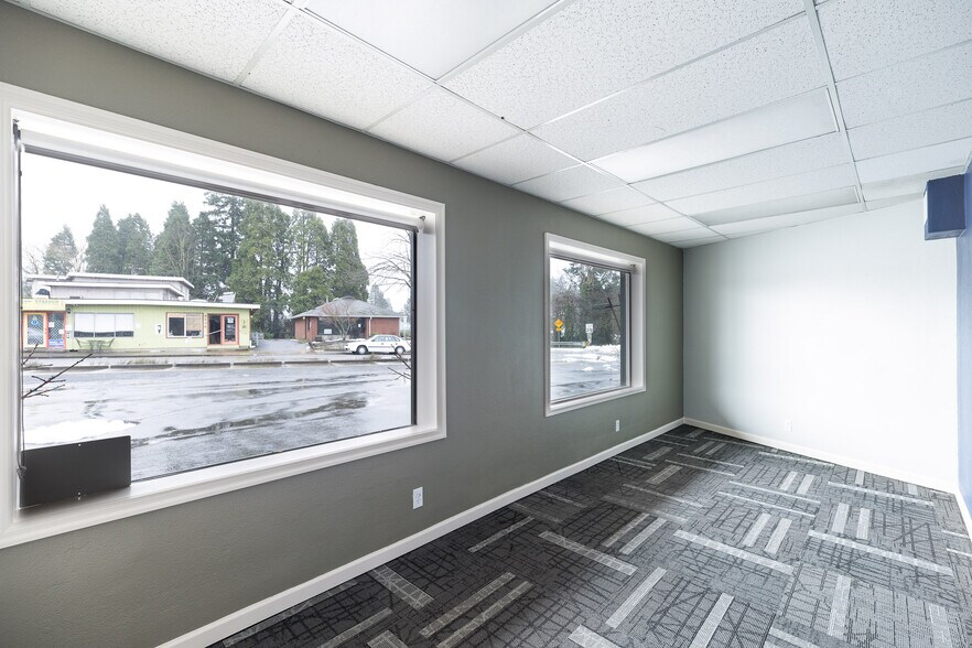 More Photos Of 8414 SW Barbur Blvd, Portland Office For Lease