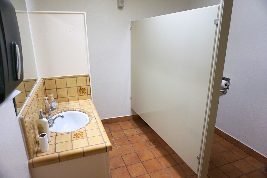More Photos Of 11112 Barstow Rd, Lucerne Valley Religious Facility For Sale