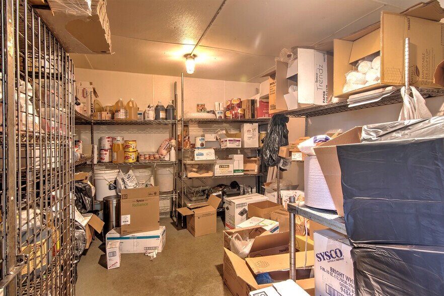 More Photos Of 54905 N Circle Dr, Idyllwild-Pine Cove Restaurant For Lease