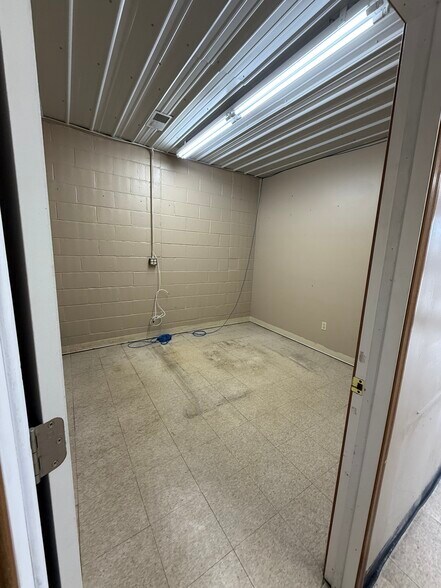 More Photos Of 1118 Sherman St, Bucyrus Flex For Sale