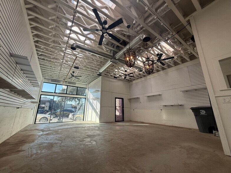 More Photos Of 1904-1908 Greenville Ave, Dallas Unknown For Lease