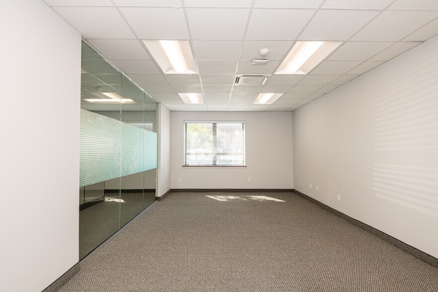 More Photos Of 607 North Ave, Wakefield Office For Lease