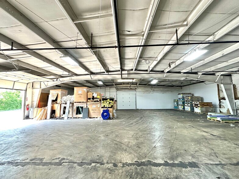 More Photos Of 1140 West 81st Ave, Merrillville Showroom For Sale