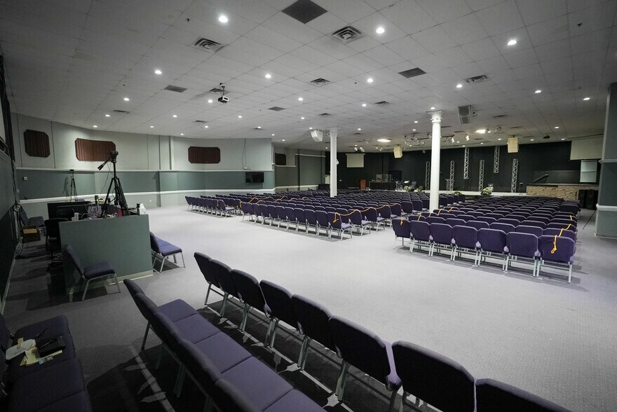 More Photos Of 705 Rivergate Pky, Goodlettsville Religious Facility For Sale