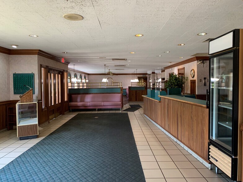 More Photos Of 3476 Massillon Rd, Akron Restaurant For Sale